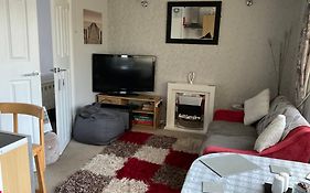 1St Floor Hillview 2 Bedroomed Central Location